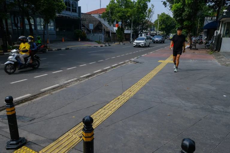 Revitalisasi Jalur Pedestrian DKI Jakarta - 32